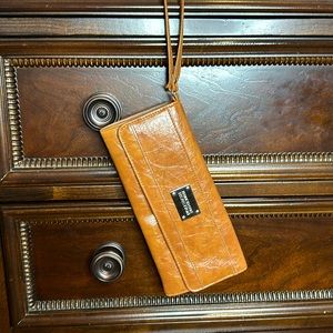 Kenneth Cole wristlet